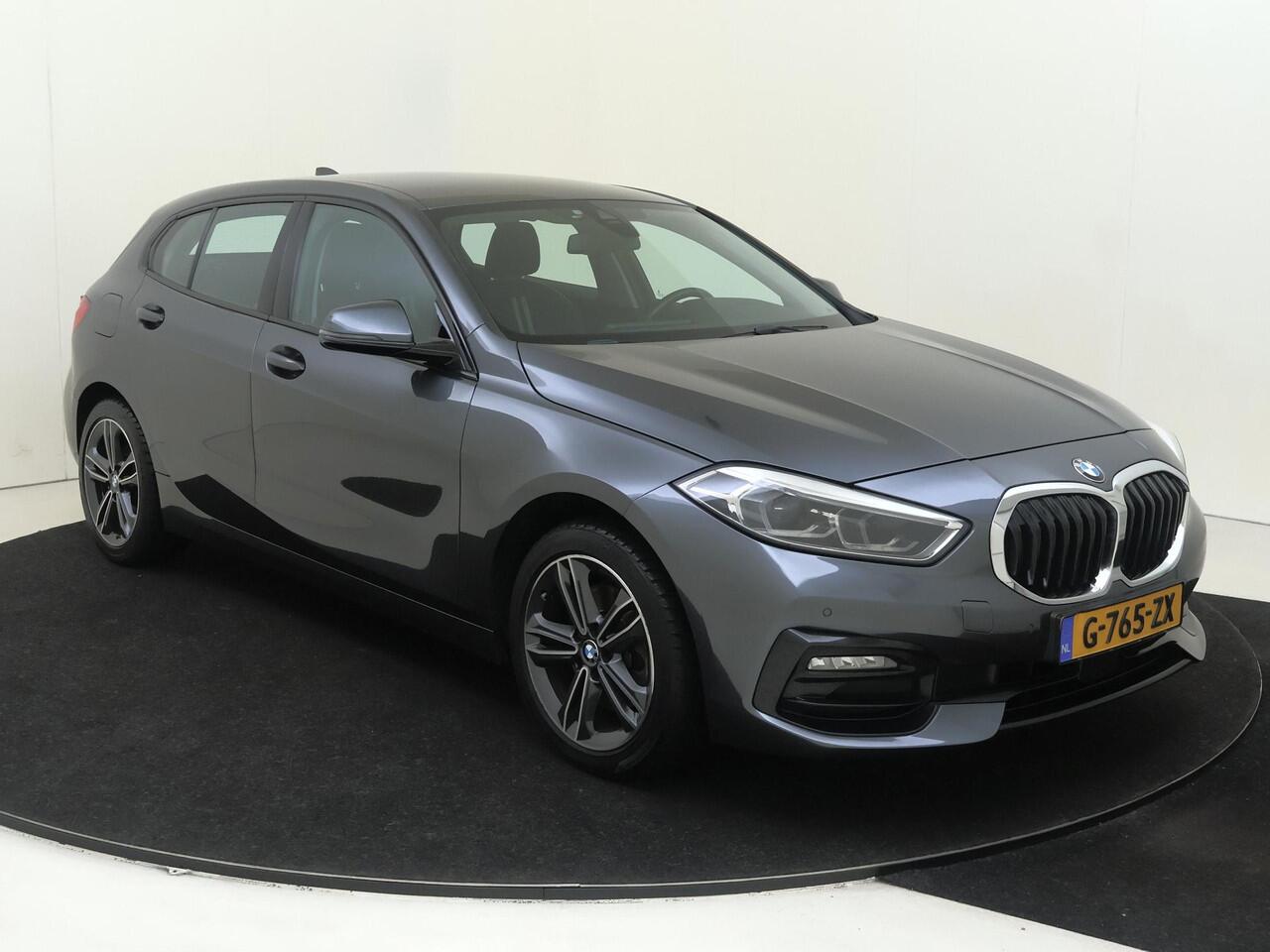 BMW 1-SERIE 118i Executive Edition | Navigatie | LM Velgen | Trekhaak