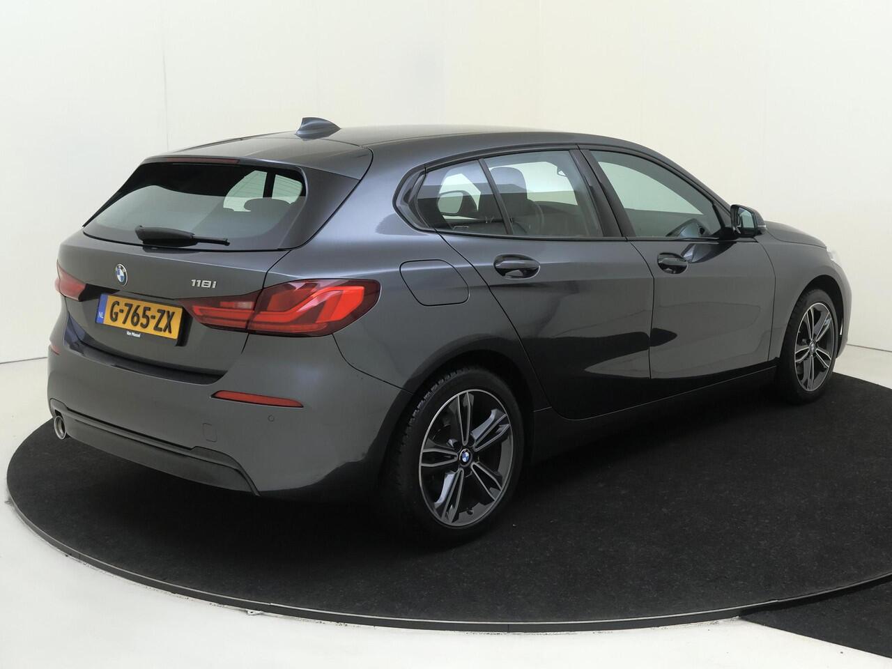 BMW 1-SERIE 118i Executive Edition | Navigatie | LM Velgen | Trekhaak