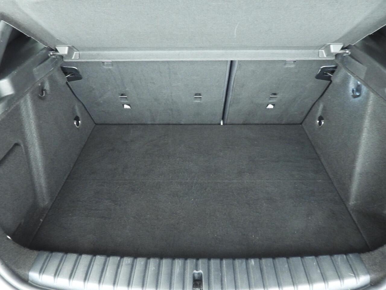 BMW 1-SERIE 5-Deurs 118i | M-Sportpakket | LED | Navigatie | Schuifdak | Sportstoelen | DAB | Harman-kardon sound | Alu 17 inch