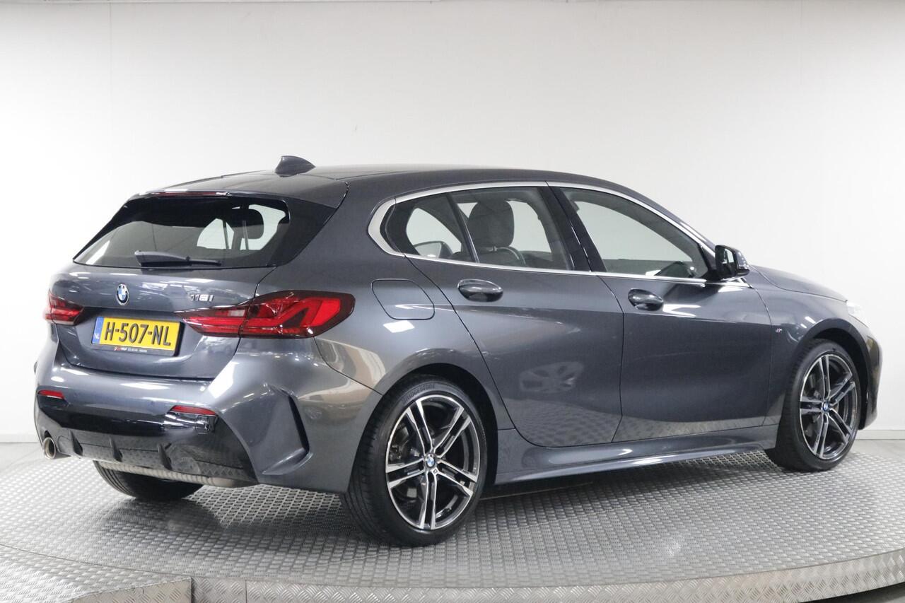 BMW 1-SERIE 118i High Executive Edition M-Sport Clima | DAB | LED | Carplay | Leder | Cruise.