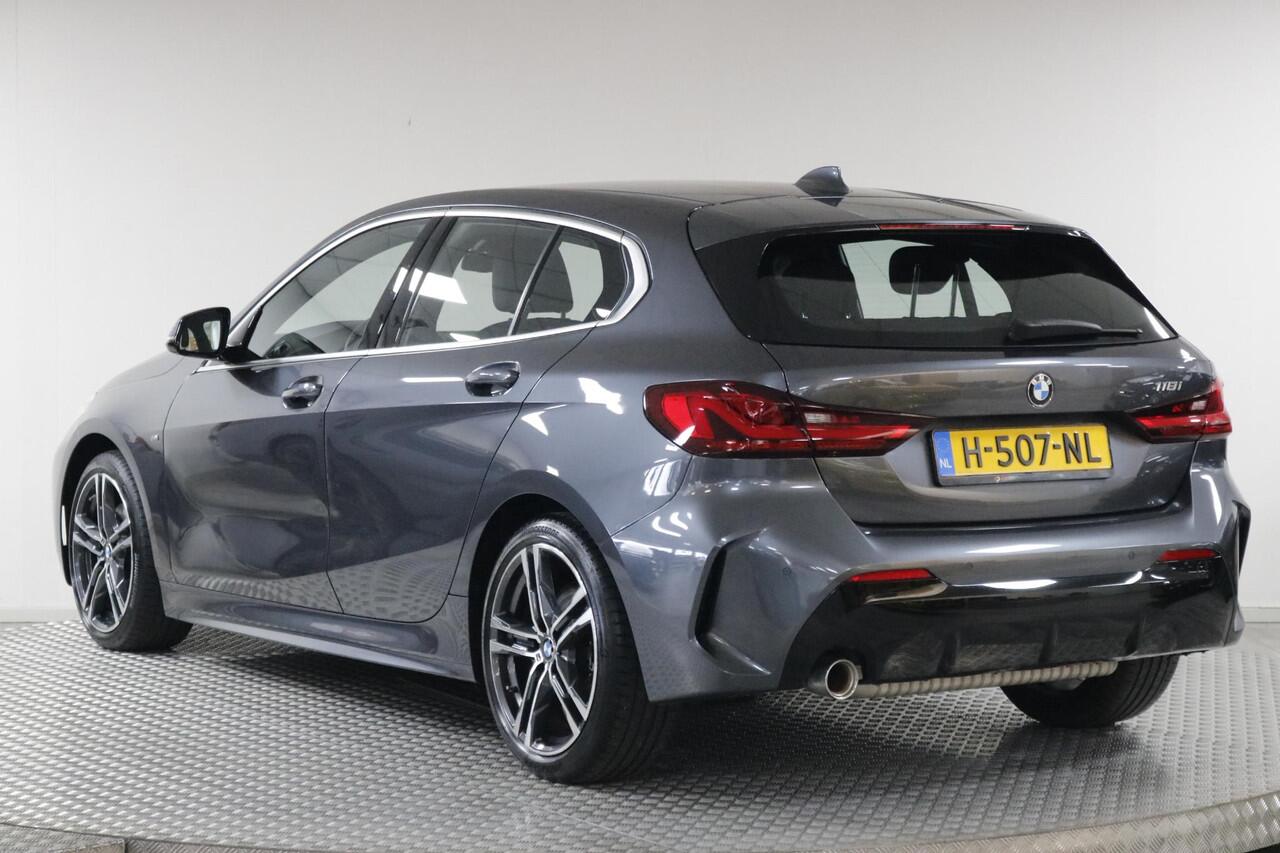 BMW 1-SERIE 118i High Executive Edition M-Sport Clima | DAB | LED | Carplay | Leder | Cruise.