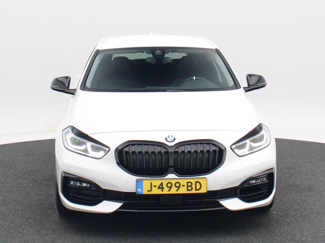 BMW 1-SERIE 118i 140 Pk High Executive Edition | M-Design | Stoelverwarming | Climatronic | Full LED | Navigatie | Virtual Cockpit | 19 Inch | 124.706 Km !!