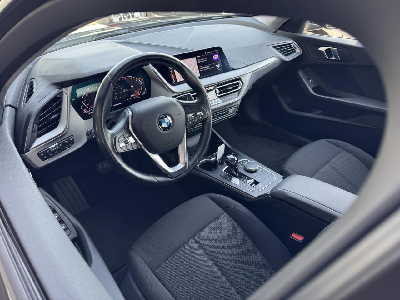 BMW 1-SERIE 118i Executive Edition NL-AUTO | NAVI | CARPLAY