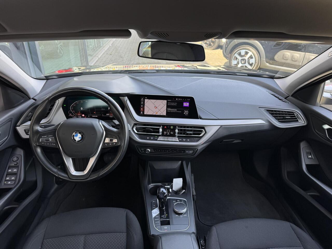 BMW 1-SERIE 118i Executive Edition NL-AUTO | NAVI | CARPLAY