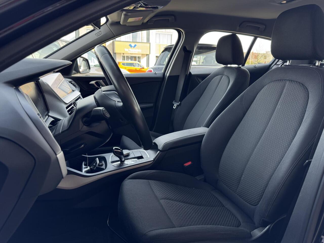 BMW 1-SERIE 118i Executive Edition NL-AUTO | NAVI | CARPLAY