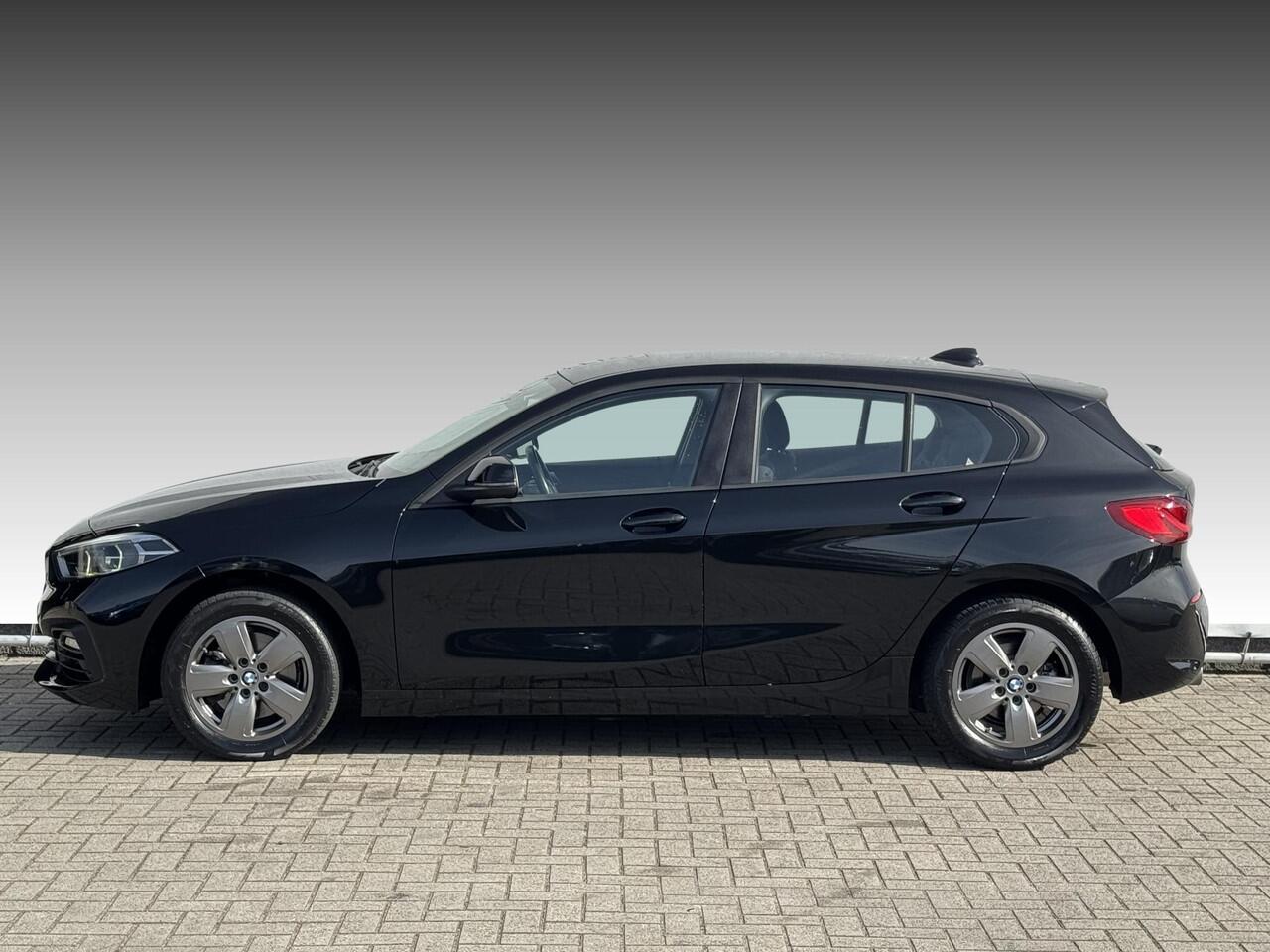 BMW 1-SERIE 118i Executive Edition NL-AUTO | NAVI | CARPLAY