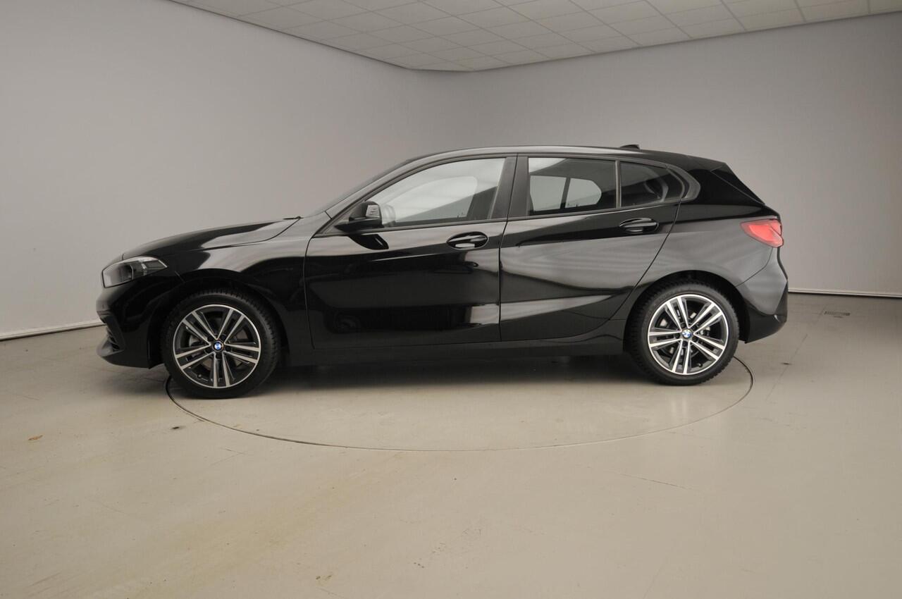 BMW 1-SERIE 5-deurs 116i | Handbak !! | LED | Navigatie | Clima | PDC | Cruise controle | DAB | Alu 17 inch