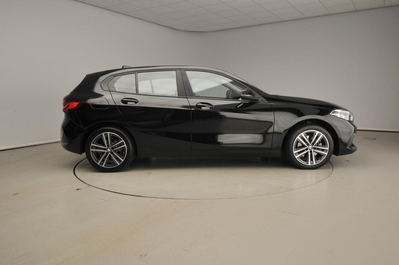 BMW 1-SERIE 5-deurs 116i | Handbak !! | LED | Navigatie | Clima | PDC | Cruise controle | DAB | Alu 17 inch