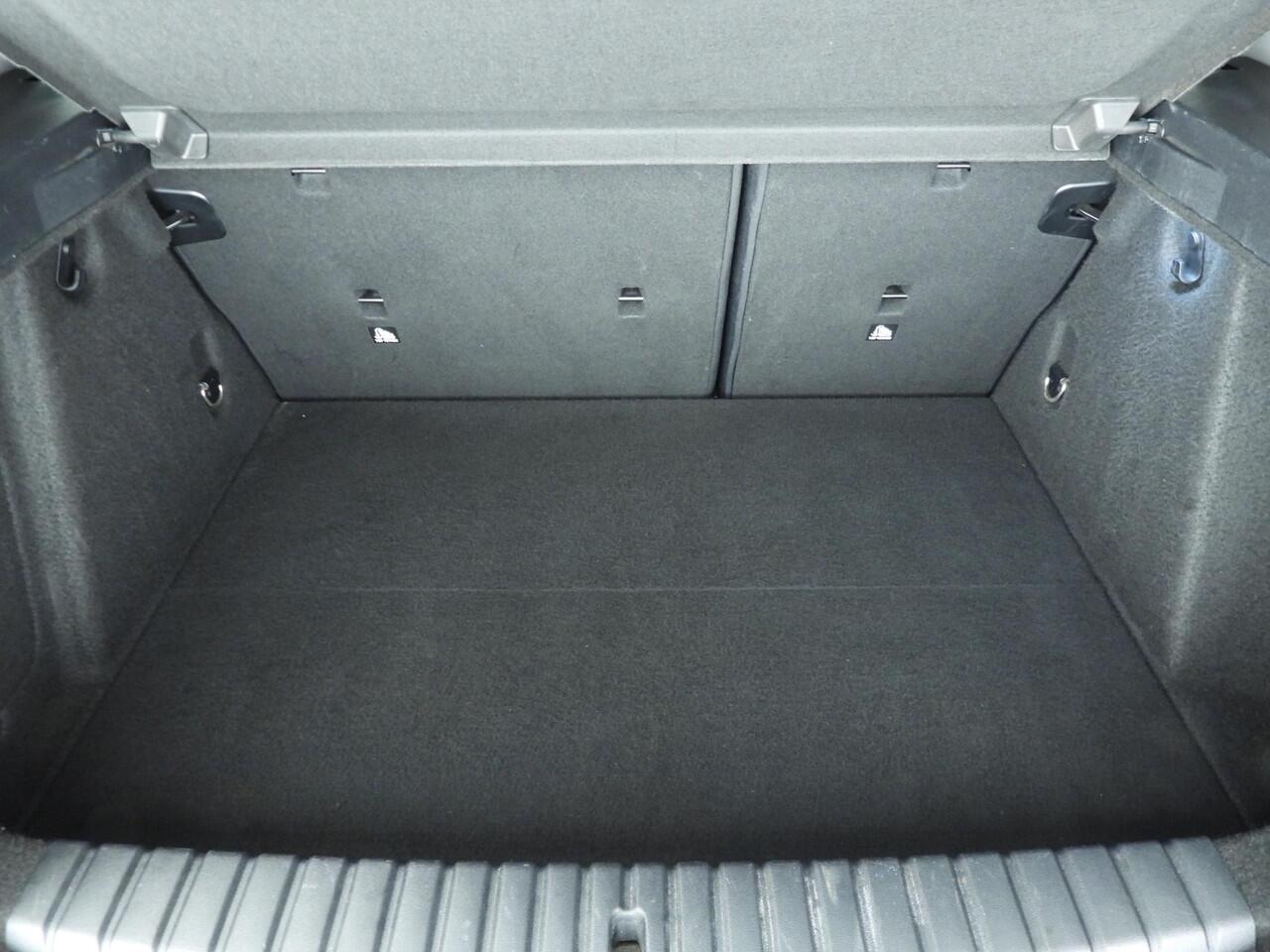BMW 1-SERIE 5-deurs 116i | Handbak !! | LED | Navigatie | Clima | PDC | Cruise controle | DAB | Alu 17 inch