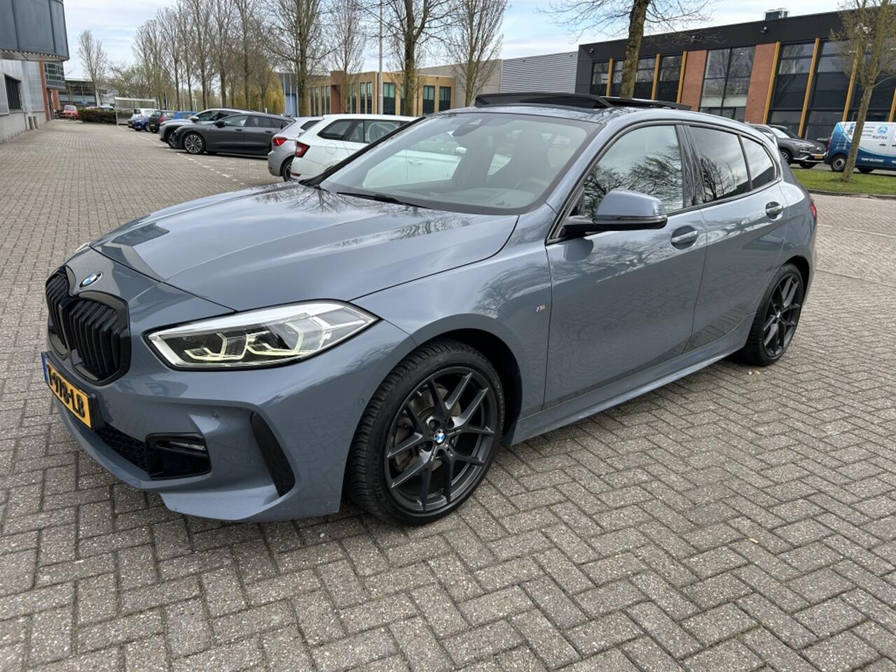 BMW 1-SERIE 118i High Exec M-Sport FULL OPTIONS.