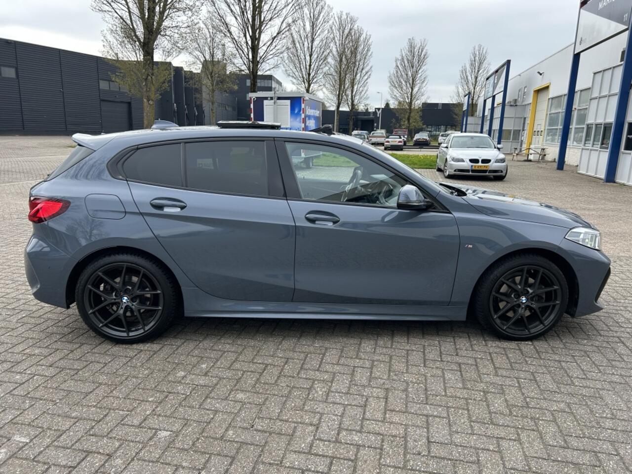 BMW 1-SERIE 118i High Exec M-Sport FULL OPTIONS.