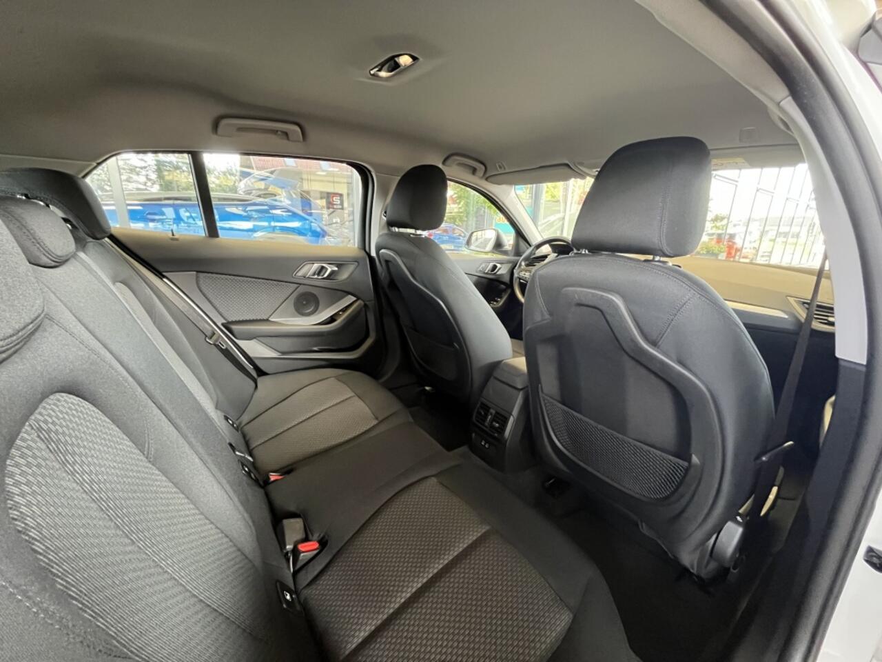 BMW 1-SERIE 118i Executive Edition Automaat | Navi | Cruise | Apple Carplay