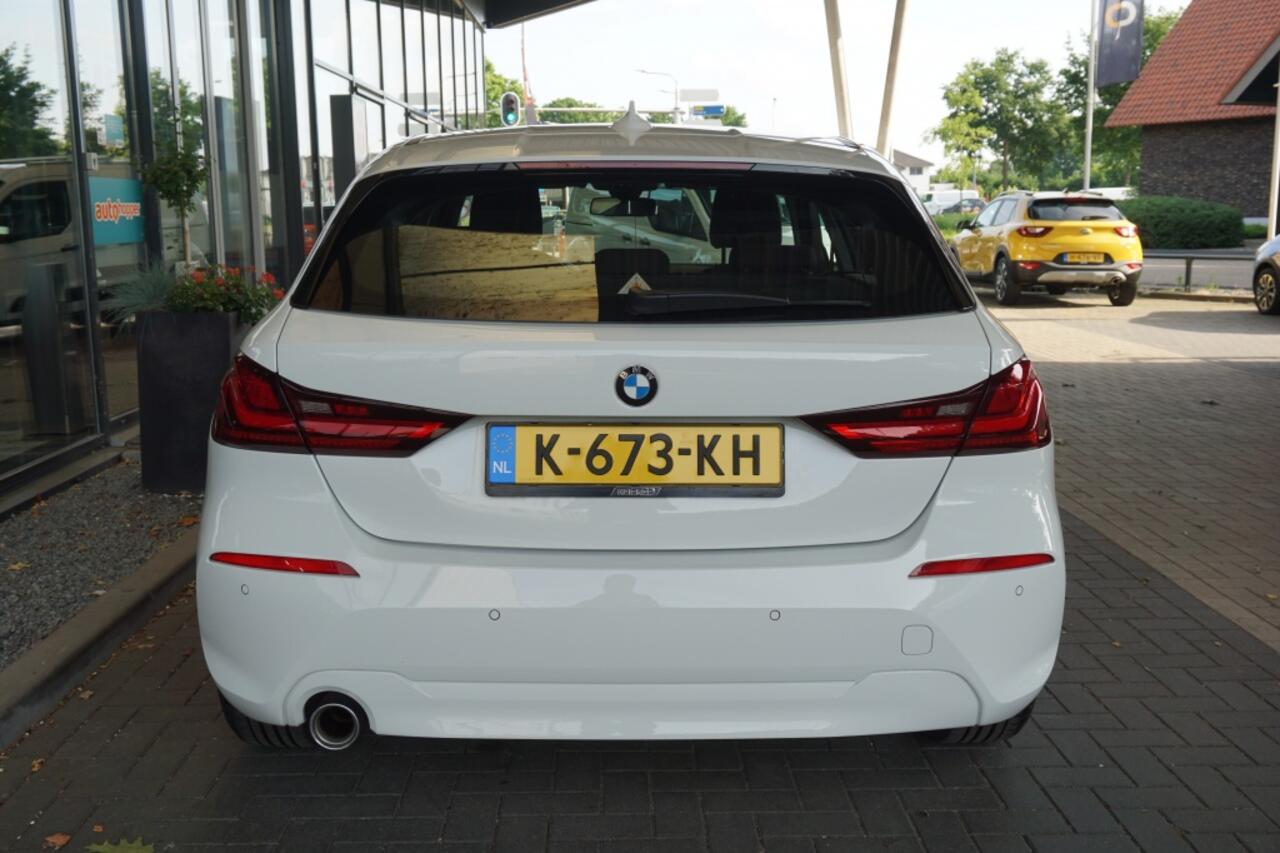 BMW 1-SERIE 118i Executive Edition Automaat | Navi | Cruise | Apple Carplay