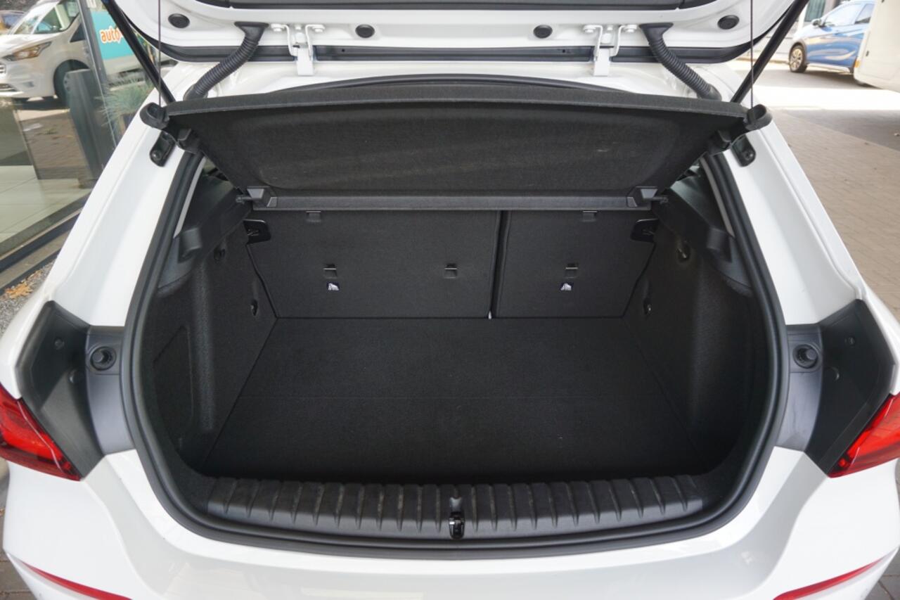 BMW 1-SERIE 118i Executive Edition Automaat | Navi | Cruise | Apple Carplay