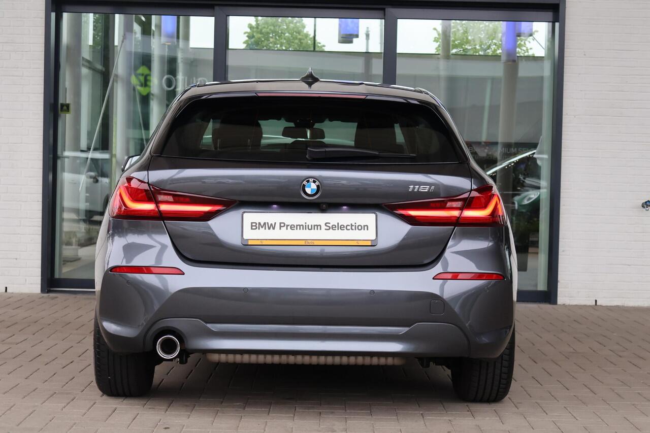 BMW 1-SERIE 118i | Business Edition Plus | Parking Pack | Voorstoelen Verwarmd