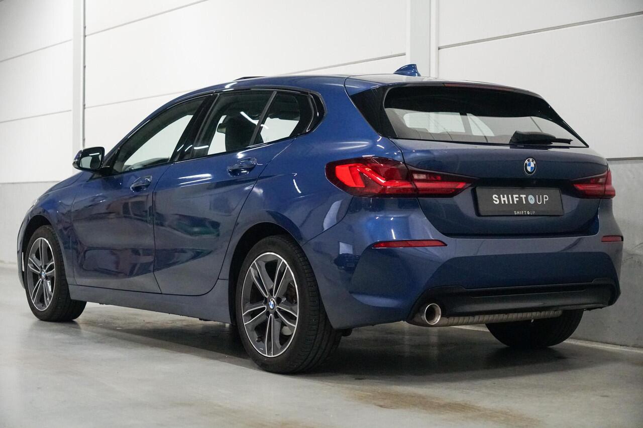 BMW 1-SERIE 118i Panoramadak | Sportstoelen | Camera | CarPlay