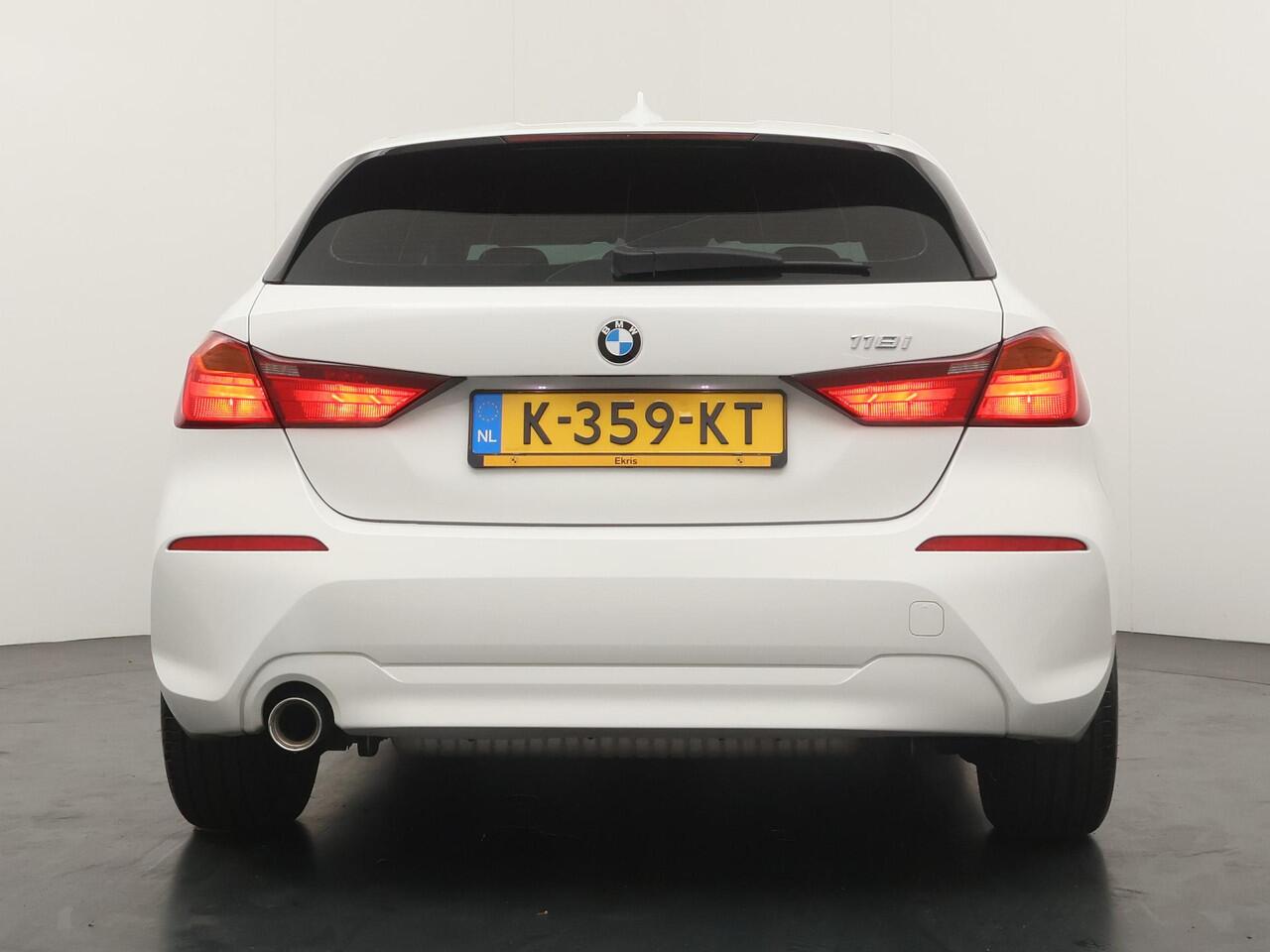 BMW 1-SERIE 118i | Carplay | Airco |