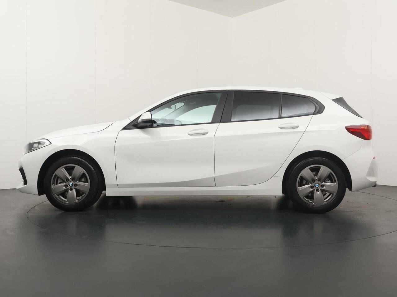 BMW 1-SERIE 118i | Carplay | Airco |