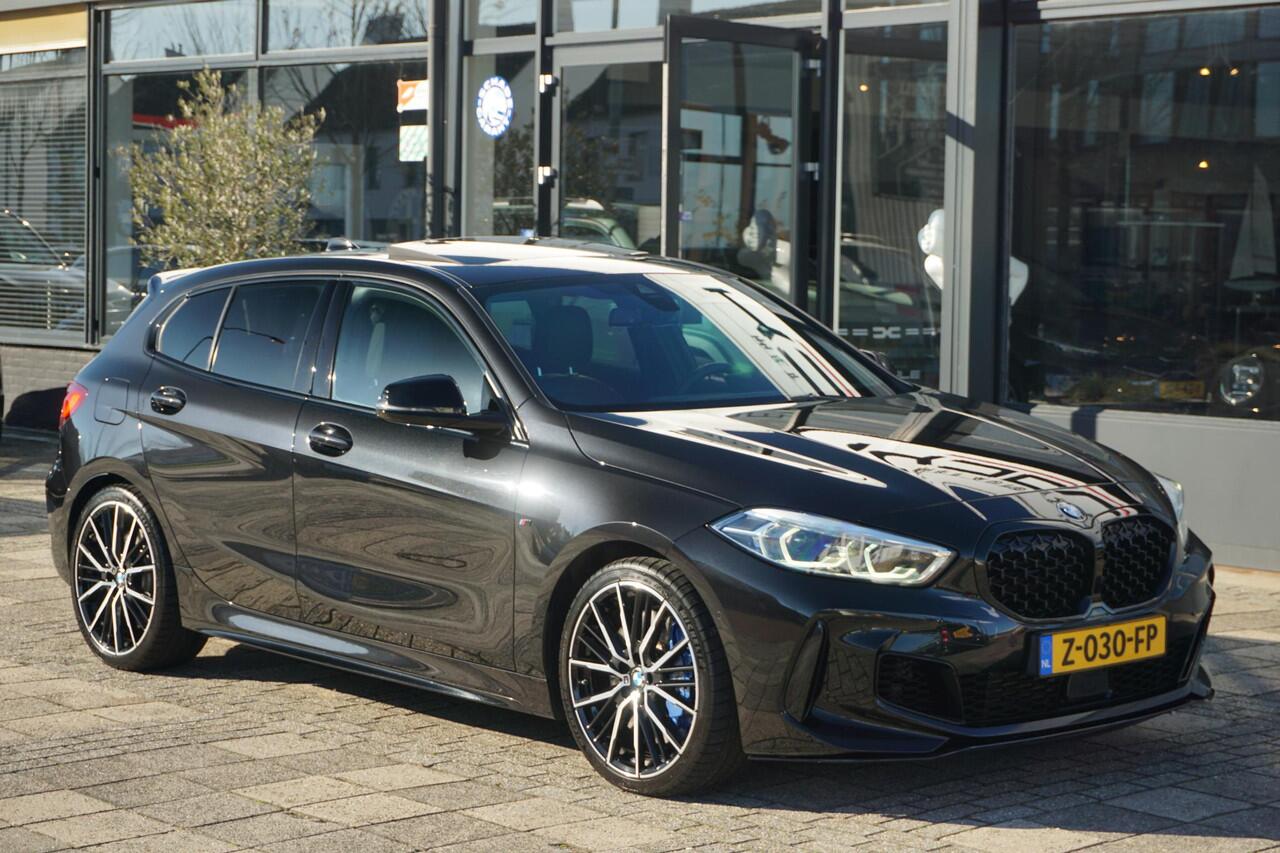 BMW 1-SERIE M135i xDrive High Executive | ACC | PANO | H&K | elct. stoelen