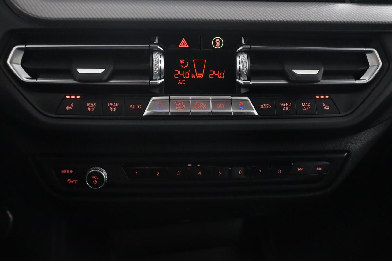 BMW 1-SERIE 118i Executive Edition | M sport | stuur + stoel verw | hifi | 18" |