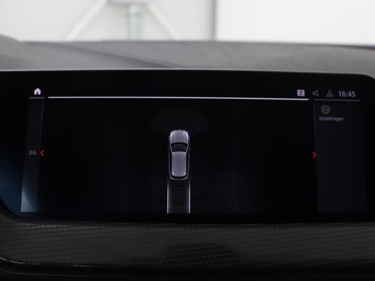 BMW 1-SERIE 118i Executive | Sport Line | Carplay | Sportstoelen | Full LED | Live Cockpit | Navigatie | Climate control | Parkeerhulp | Cruise control