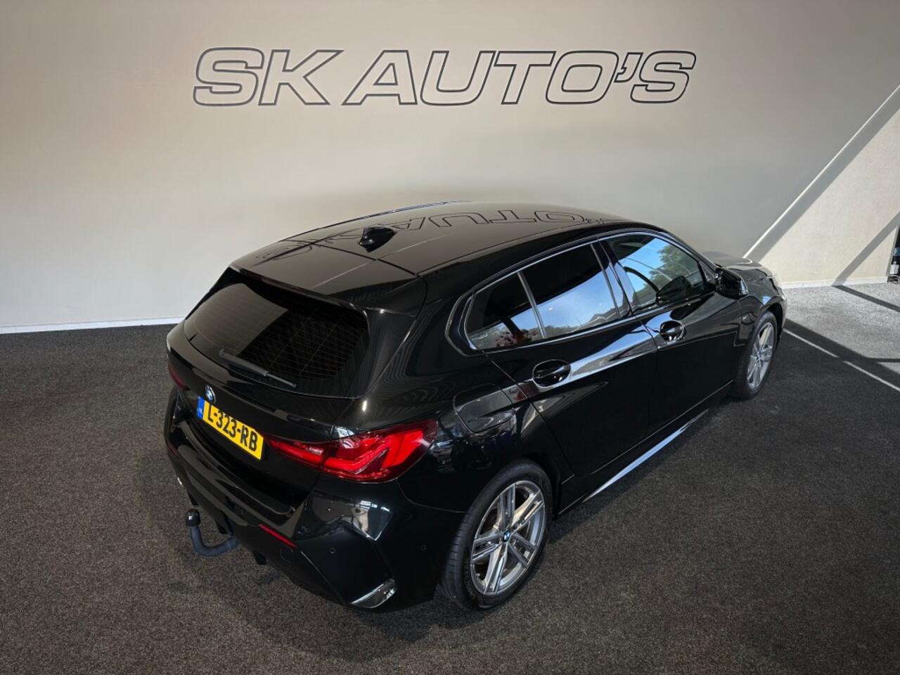 BMW 1-SERIE 118I BNS EDITION M-PAKKET l LED l CAMERA l 17INCH l PDC l CRUISE l