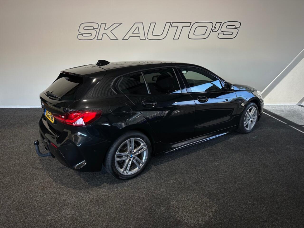 BMW 1-SERIE 118I BNS EDITION M-PAKKET l LED l CAMERA l 17INCH l PDC l CRUISE l