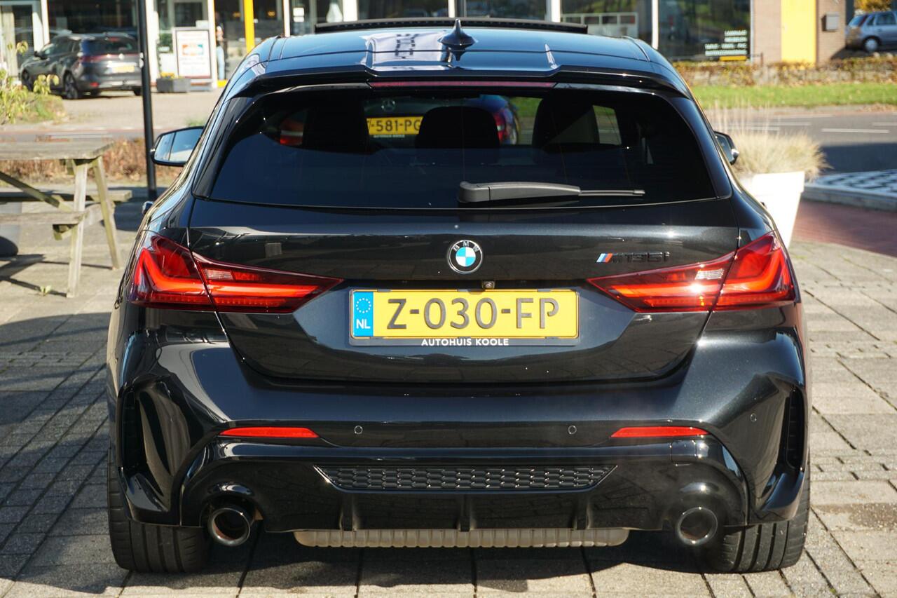 BMW 1-SERIE M135i xDrive High Executive Np. ¤ 75k | ACC | PANO | H&K | elct. stoelen