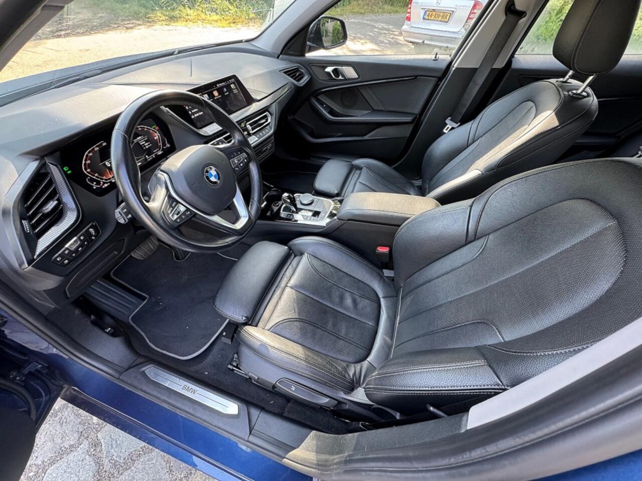 BMW 1-SERIE 118 autom Sport Bns Edition Plus ecc,leer,sportstoel,lmv,led,navi,digidash,pdc