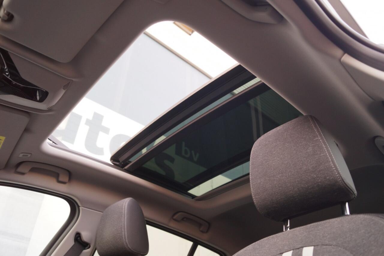 BMW 1-SERIE 118i 136pk Automaat High Executive -PANO-NAVI-ECC-