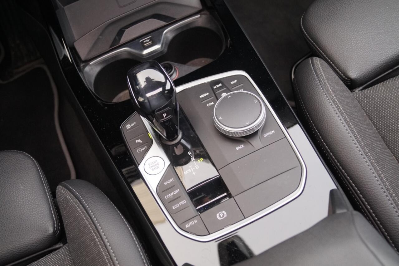 BMW 1-SERIE 118i 136pk Automaat High Executive -PANO-NAVI-ECC-