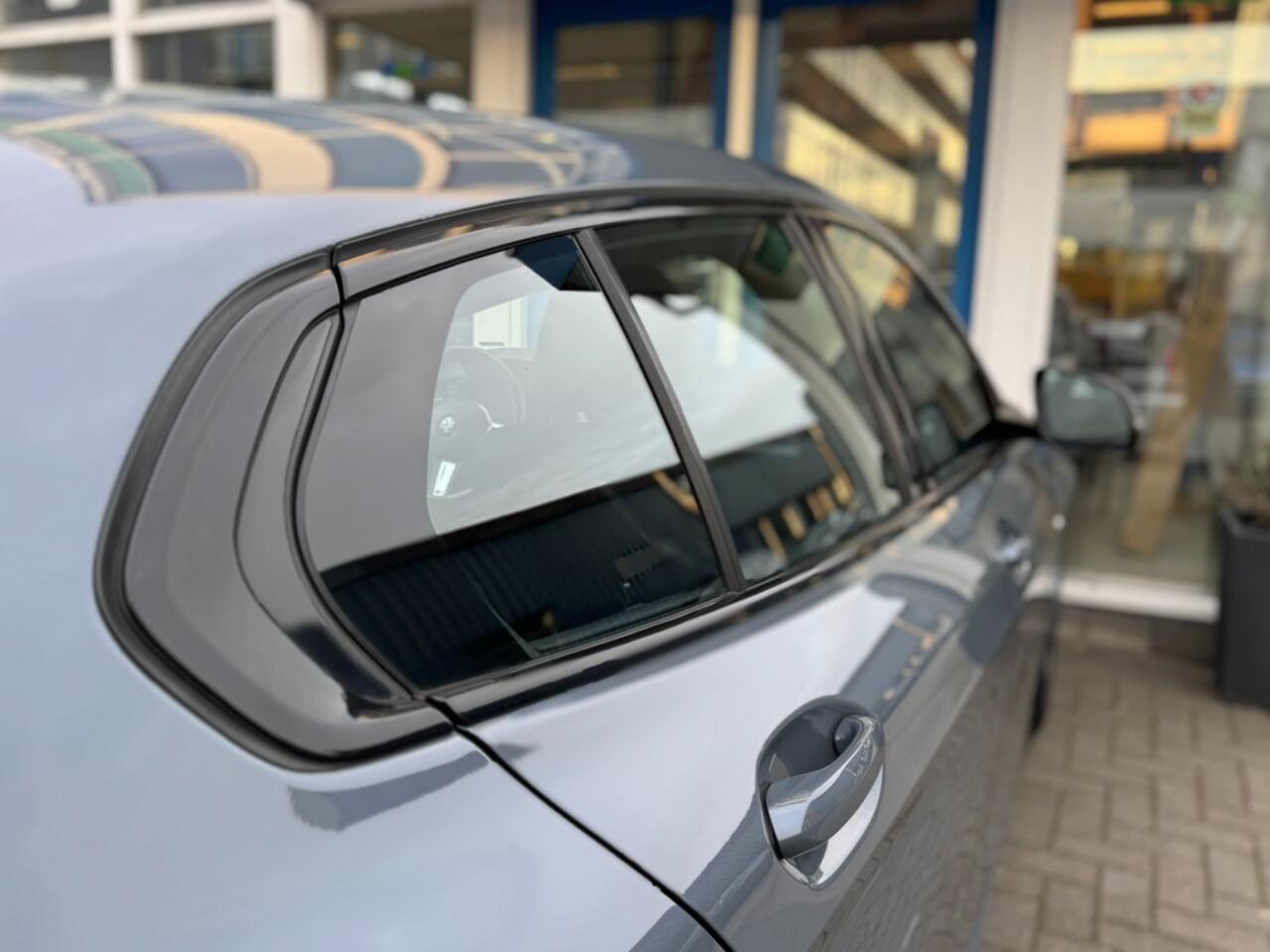 BMW 1-SERIE 118i High Executive I Msport I Stoelverw. I LED I Climate contr.