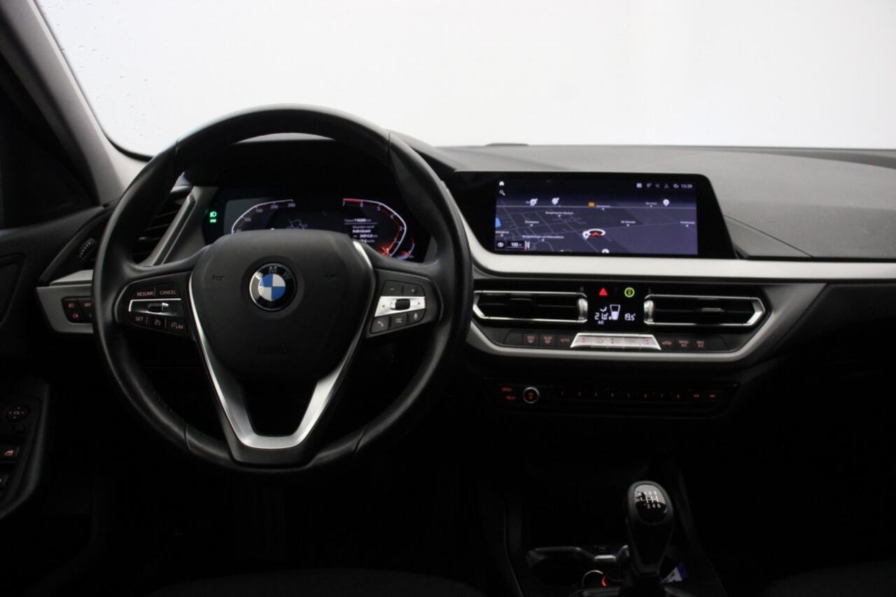 BMW 1-SERIE 118i Executive Edition - Digitaal Cockpit, Carplay, Navi, Cruise, Clima, PDC