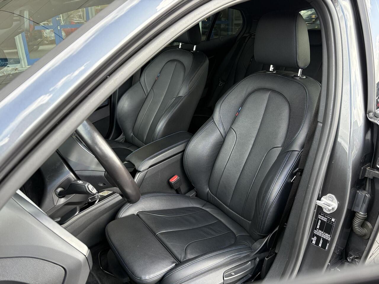 BMW 1-SERIE 118i Business Edition Plus 136pk Automaat | M Pakket | Navi | Stoelverwarming | PDC |