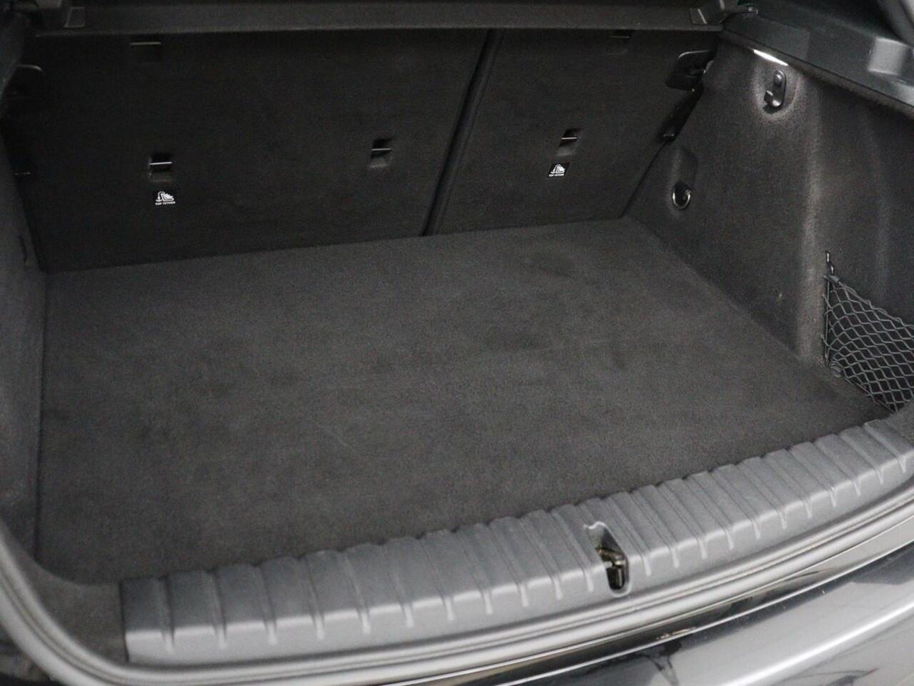 BMW 1-SERIE 128ti M Sport | 265pk | Panoramadak | Stoelverwarming | Carplay | Live Cockpit | Sportstoelen | Sfeerverlichting | Full LED | Parkeerhulp | Cruise control | Navigatie | Climate control