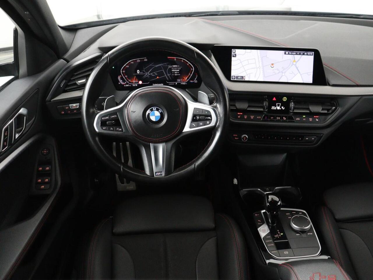 BMW 1-SERIE 128ti M Sport | 265pk | Panoramadak | Stoelverwarming | Carplay | Live Cockpit | Sportstoelen | Sfeerverlichting | Full LED | Parkeerhulp | Cruise control | Navigatie | Climate control