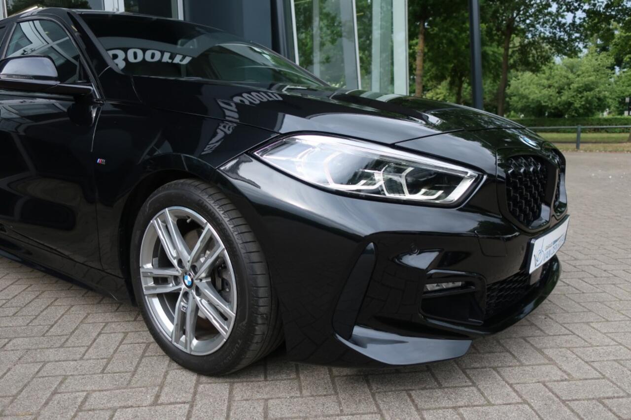 BMW 1-SERIE 118I M-SPORT, LED Verlichting, Navi, Clima, etc.