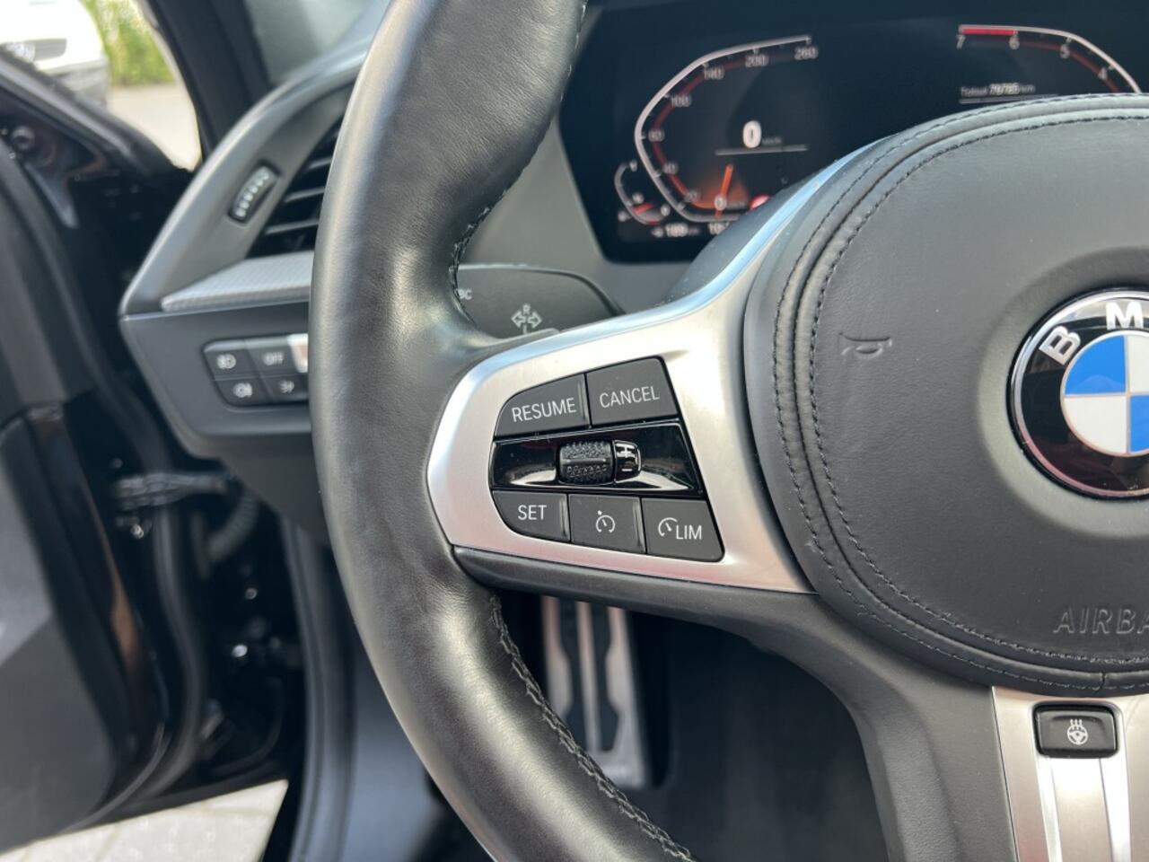 BMW 1-SERIE 118I High Exe M-Sport Pano Sfeer Zwart optiek ACC