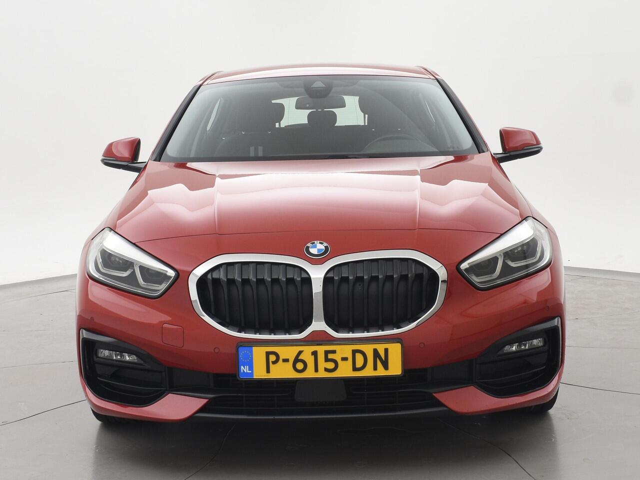 BMW 1-SERIE 116D LESAUTO DUBBELE BEDIENING HANDGESCHAKELD + CAMERA | SPORTSTOELEN | LED