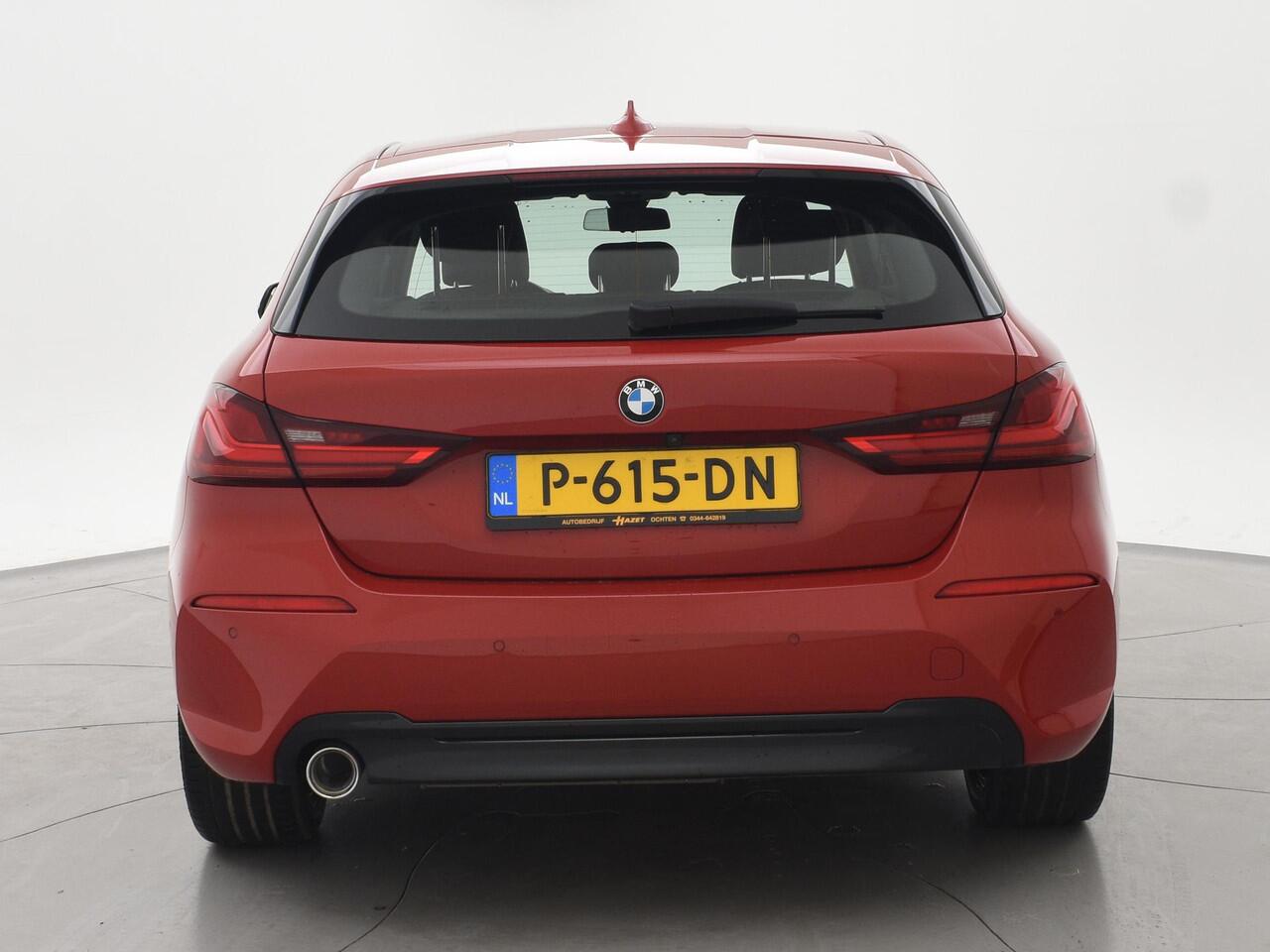 BMW 1-SERIE 116D LESAUTO DUBBELE BEDIENING HANDGESCHAKELD + CAMERA | SPORTSTOELEN | LED