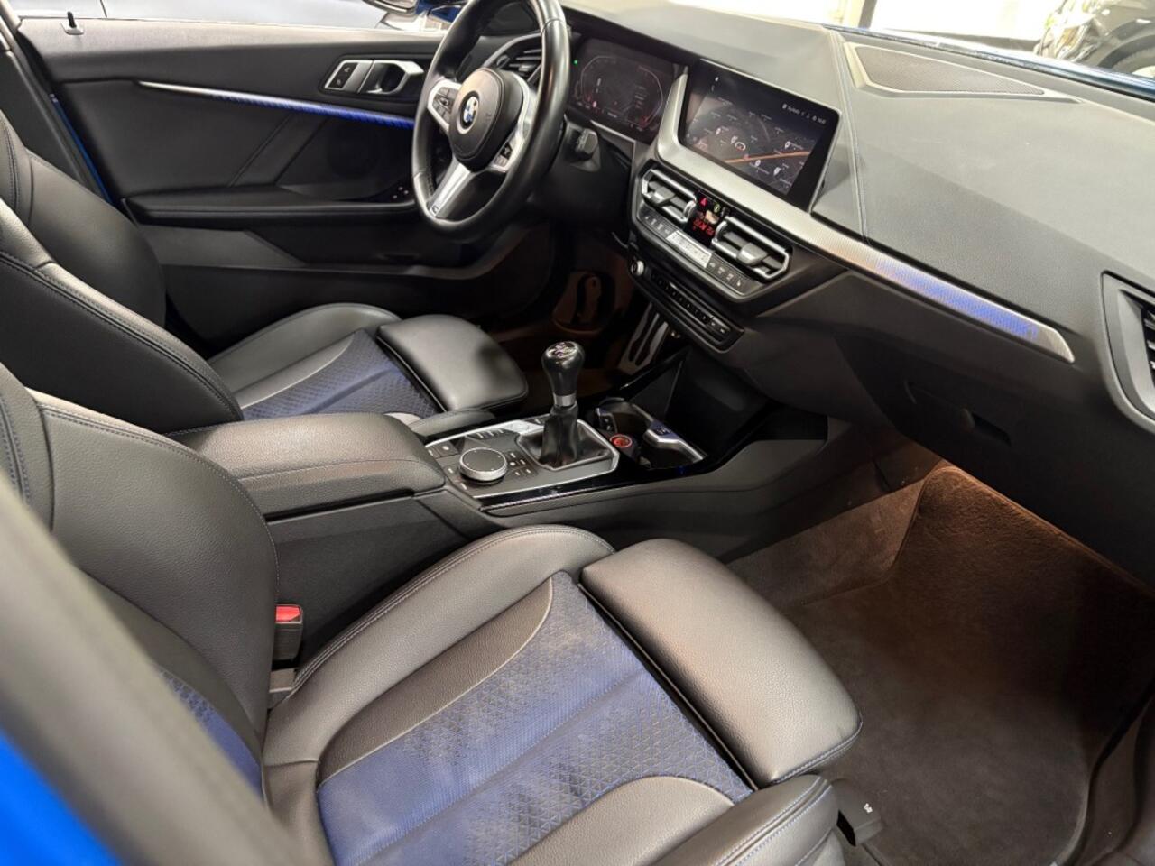 BMW 1-SERIE 118 M-Pakket Digt Cockpit Navigatie PDC Half Leder LM17