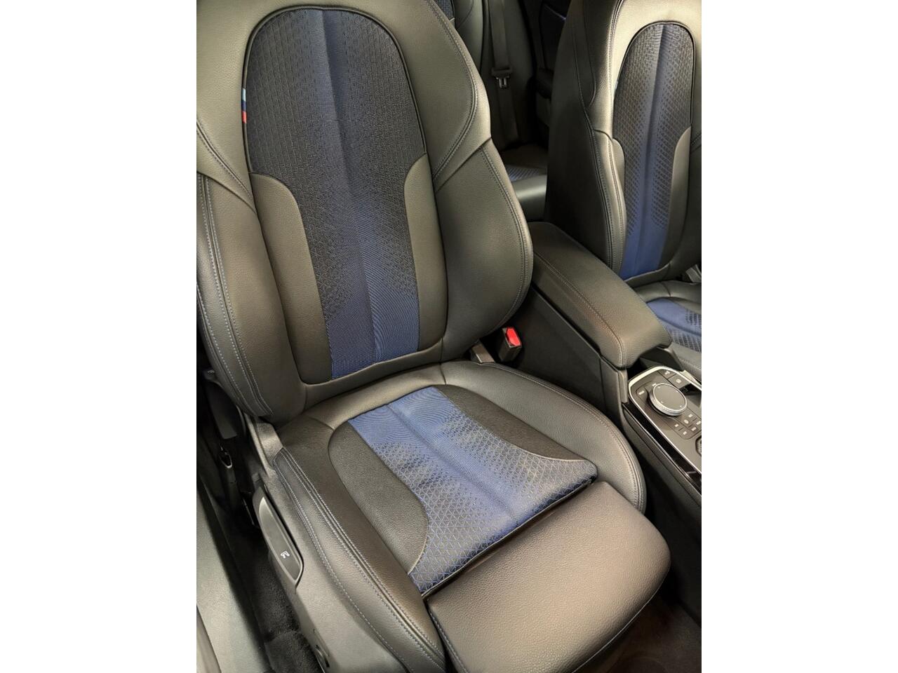 BMW 1-SERIE 118 M-Pakket Digt Cockpit Navigatie PDC Half Leder LM17