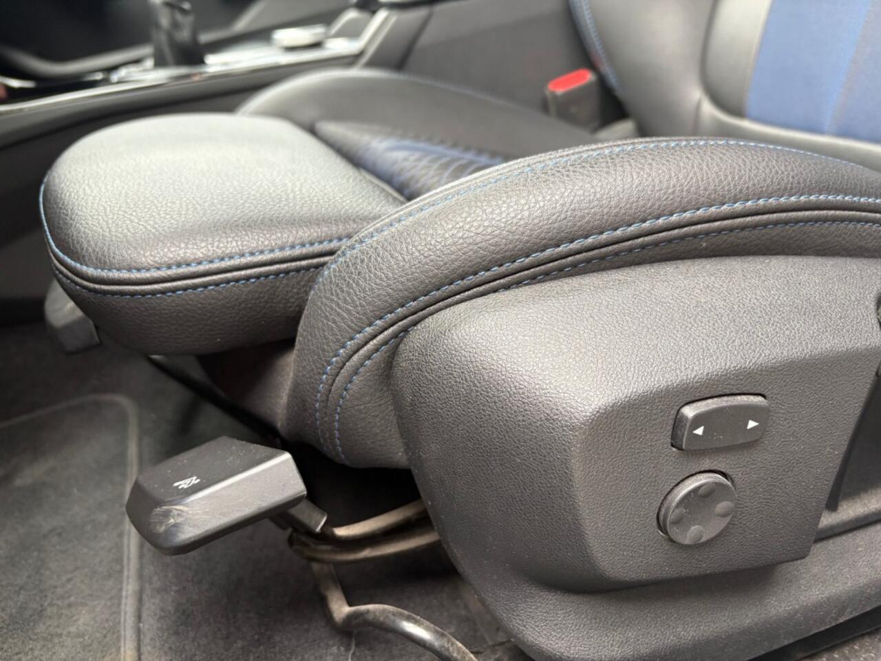 BMW 1-SERIE 118 M-Pakket Digt Cockpit Navigatie PDC Half Leder LM17