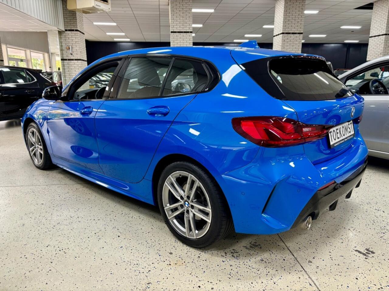 BMW 1-SERIE 118 M-Pakket Digt Cockpit Navigatie PDC Half Leder LM17