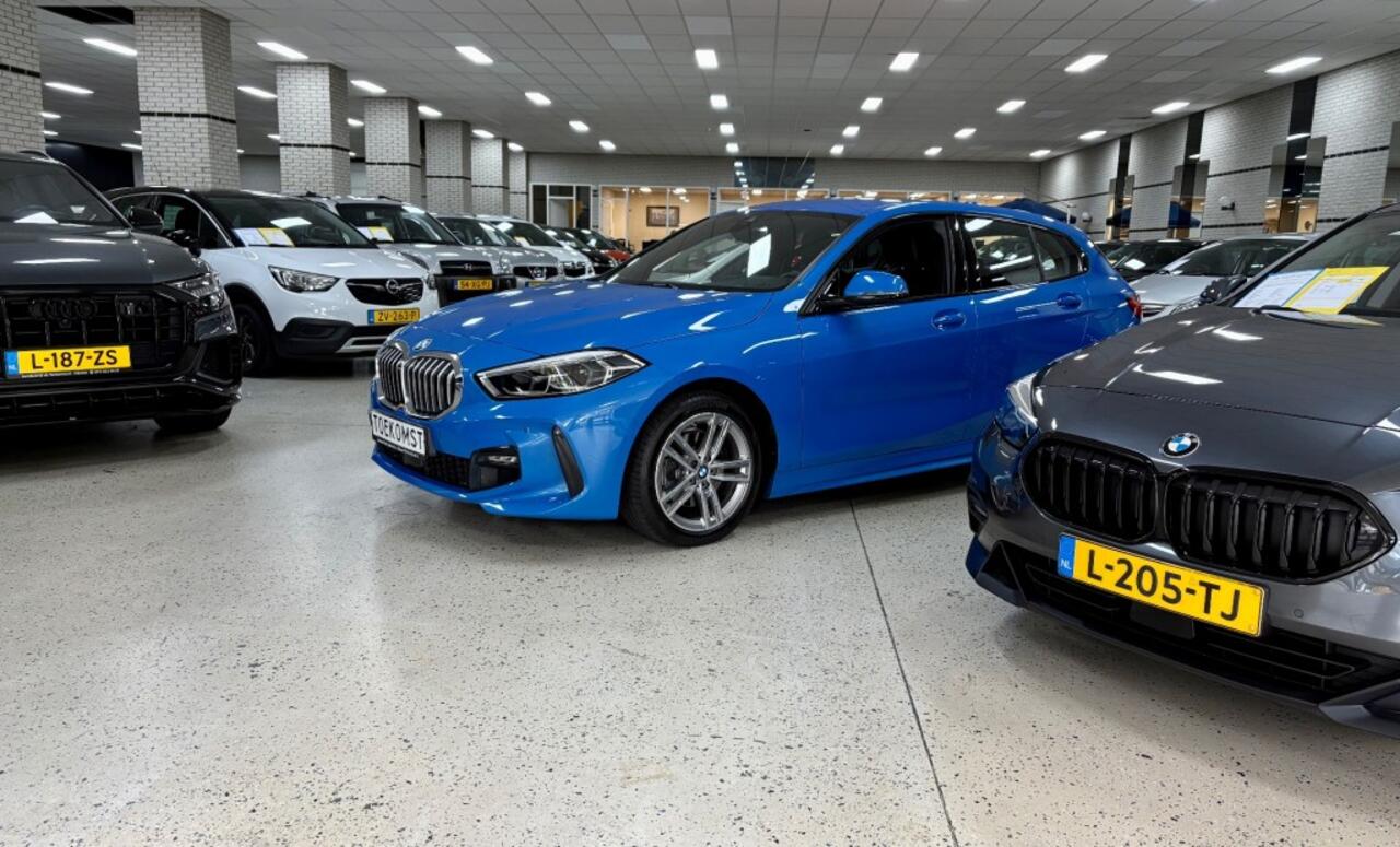BMW 1-SERIE 118 M-Pakket Digt Cockpit Navigatie PDC Half Leder LM17