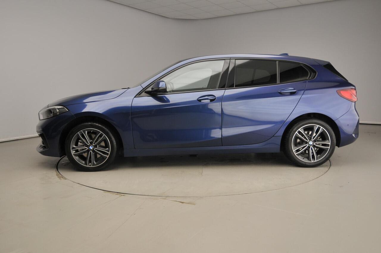 BMW 1-SERIE 5-Deurs 116i | LED | Navigatie | Sportstoelen | Stoelverwarming | Cruise controle | DAB | Alu 17 inch