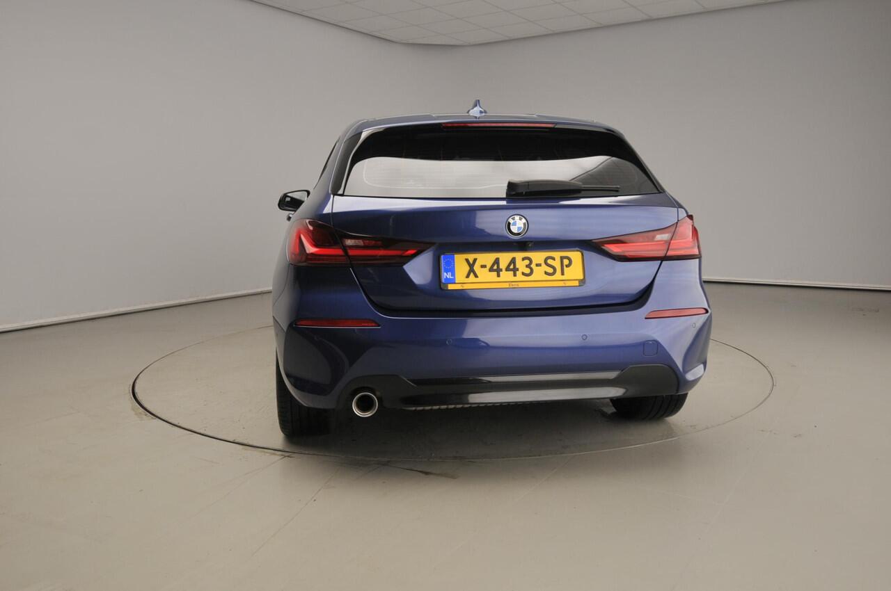 BMW 1-SERIE 5-Deurs 116i | LED | Navigatie | Sportstoelen | Stoelverwarming | Cruise controle | DAB | Alu 17 inch