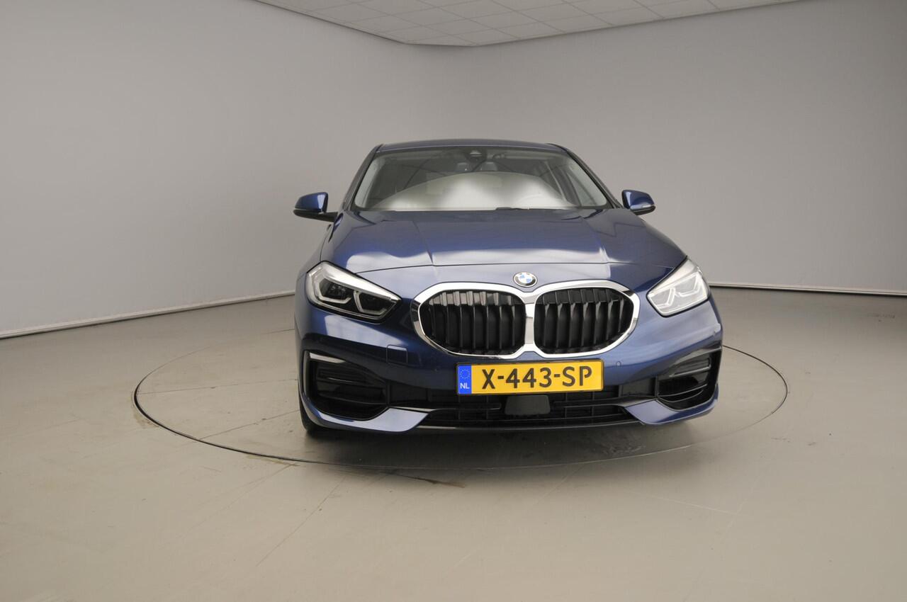 BMW 1-SERIE 5-Deurs 116i | LED | Navigatie | Sportstoelen | Stoelverwarming | Cruise controle | DAB | Alu 17 inch