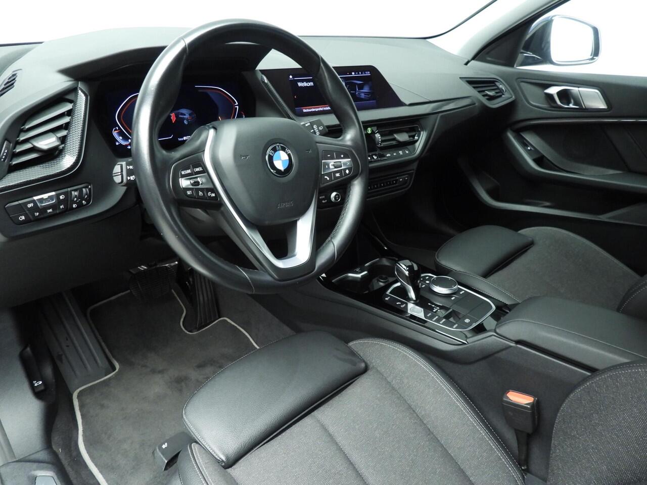 BMW 1-SERIE 5-Deurs 116i | LED | Navigatie | Sportstoelen | Stoelverwarming | Cruise controle | DAB | Alu 17 inch