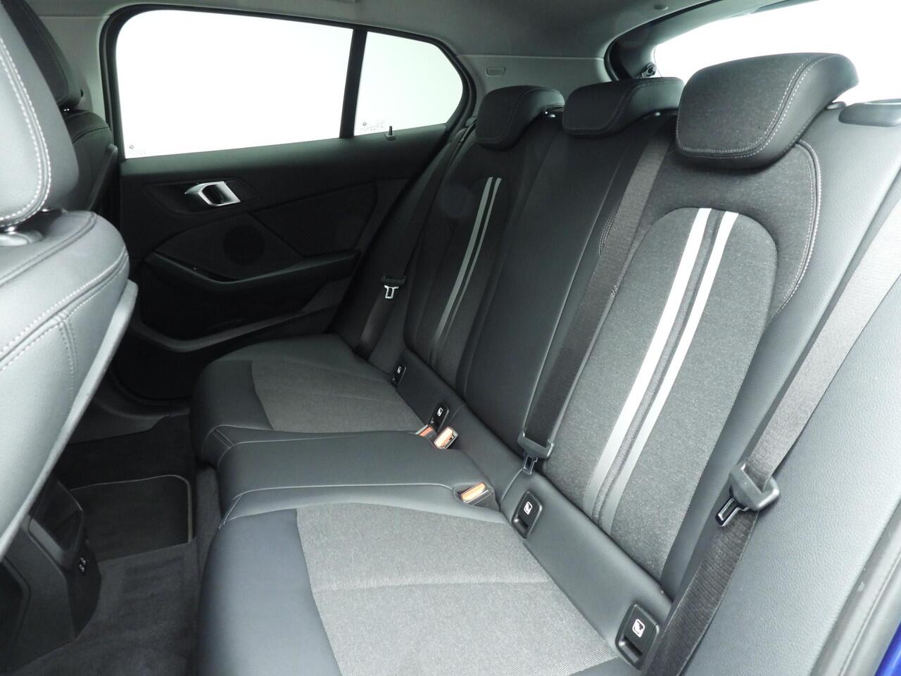 BMW 1-SERIE 5-Deurs 116i | LED | Navigatie | Sportstoelen | Stoelverwarming | Cruise controle | DAB | Alu 17 inch